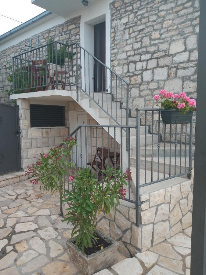 Apartments Tomina Donje Selo na Šolti Zewnętrze zdjęcie